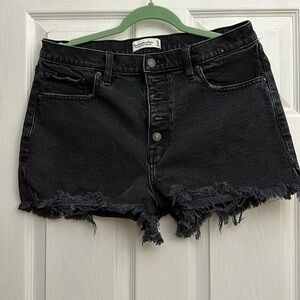 Abercrombie & Fitch The mom short high rise